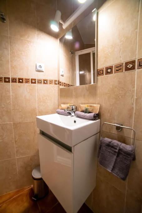 מדריד Cozy Apartment Plaza Espana I Renovated 3Br 2Bh מראה חיצוני תמונה